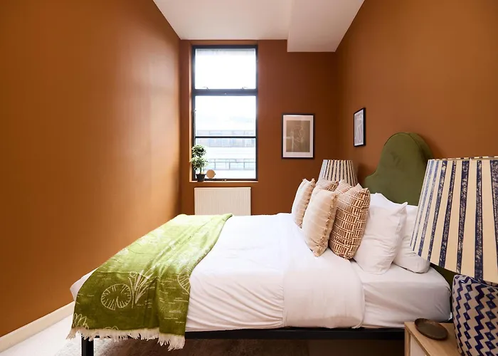 The Spitalfields Beauty - Bright 2Bdr Flat